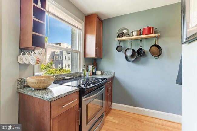 Building Photo - 1363 K St SE