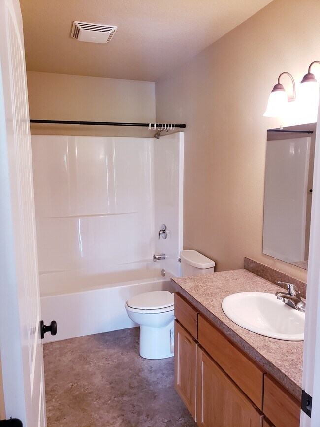 second bathroom - 28450 Pleasant Valley Rd