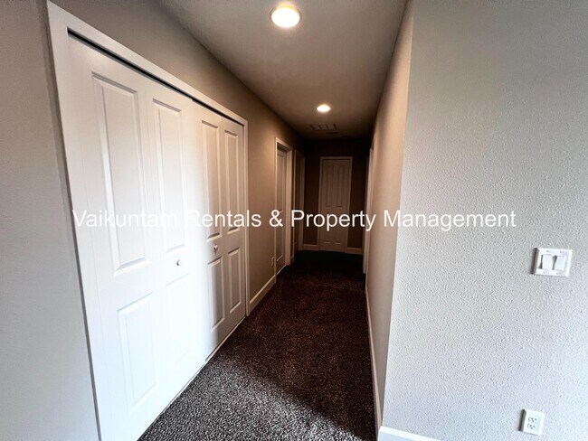 Building Photo - 1421 Captiva Cv