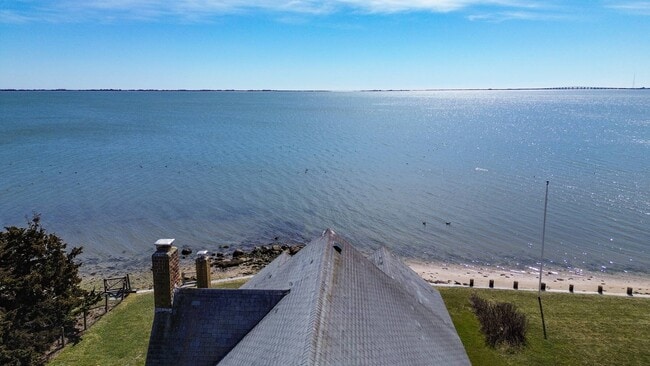 Building Photo - 6 Bay Rd