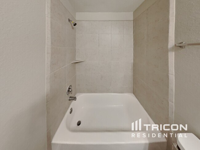 Building Photo - 7523 Merrylands Dr