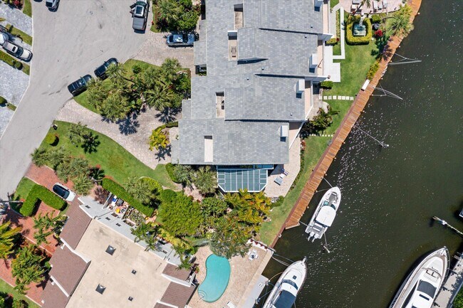 Building Photo - 1013 Bel Air Dr