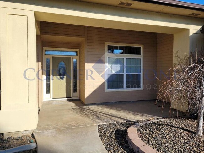Building Photo - Wonderful Home Near GolfView Golf Course!