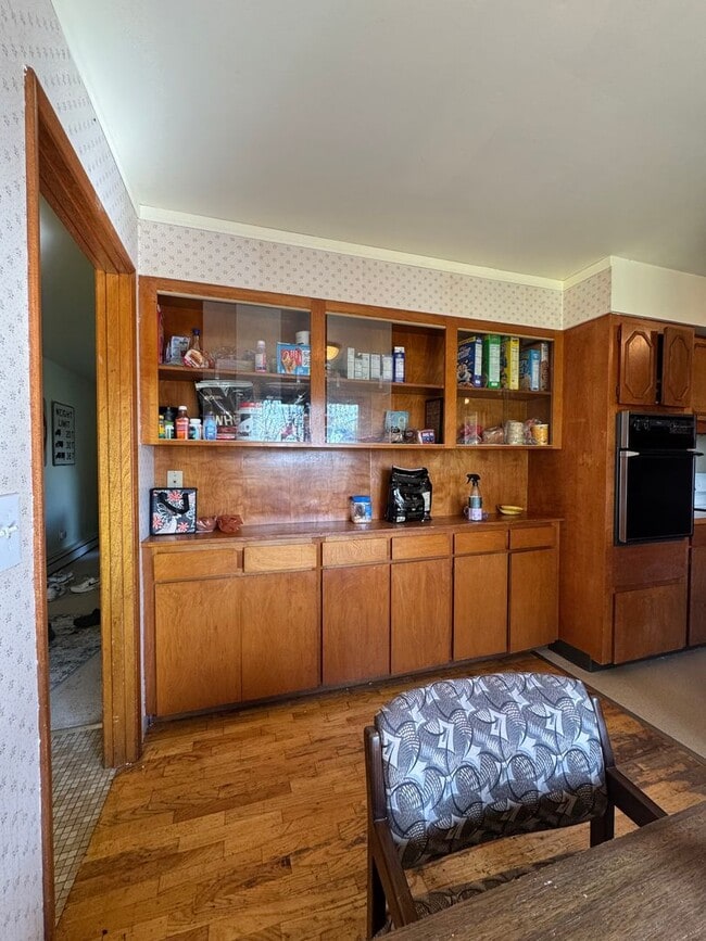 Building Photo - Spacious 5 Bedroom Rental by Park