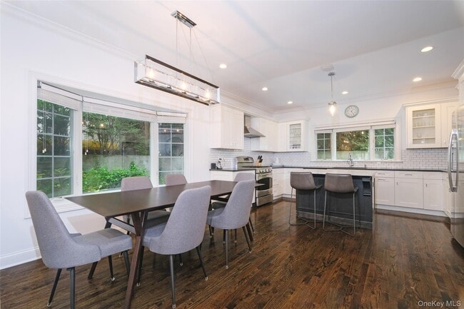 Building Photo - 23 Cedar Pl