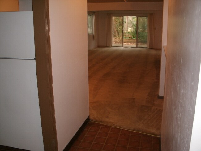 Building Photo - 2-2 Darryl Dr