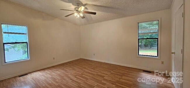Building Photo - 8106 Tamalpais Ct