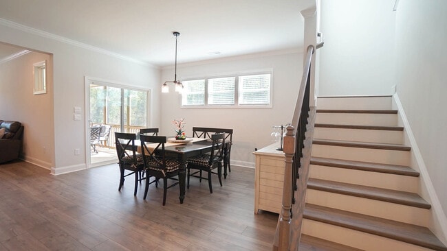 Building Photo - 329 Sparrow Rdg Dr