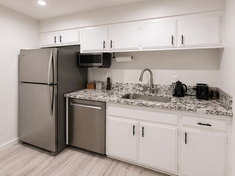 Building Photo - 4201 Bonita Rd