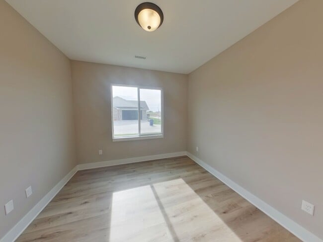 Building Photo - New 4-bedroom Wichita Townhome