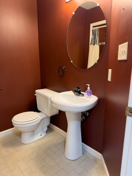 Building Photo - 562 Wood Duck Dr