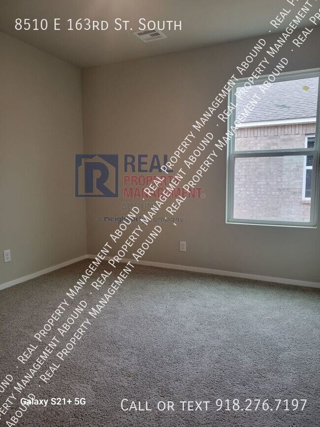 Building Photo - 8510 E 163rd St S