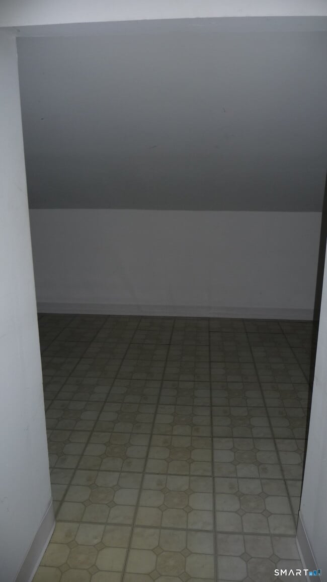 Building Photo - 11 Little River Ln