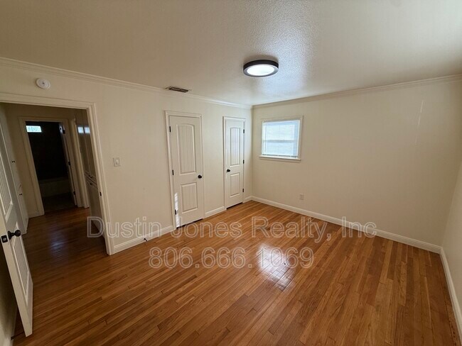 Building Photo - 2116 39th St