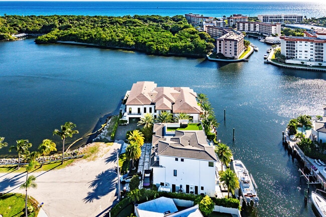 Building Photo - 2934 NE 8th Ave