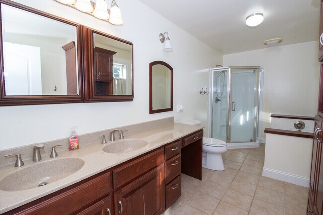 Building Photo - 111 Phoenix Ave