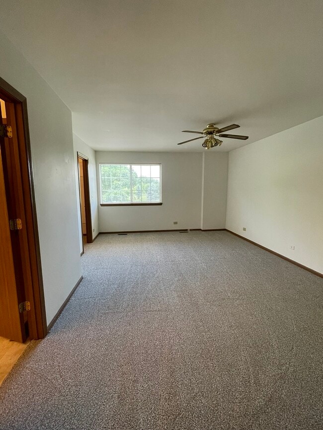 Building Photo - 4440 Larkspur Ln