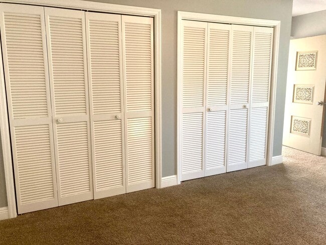 Building Photo - 2 bedroom, 2.5 bath condo in "The Islands"