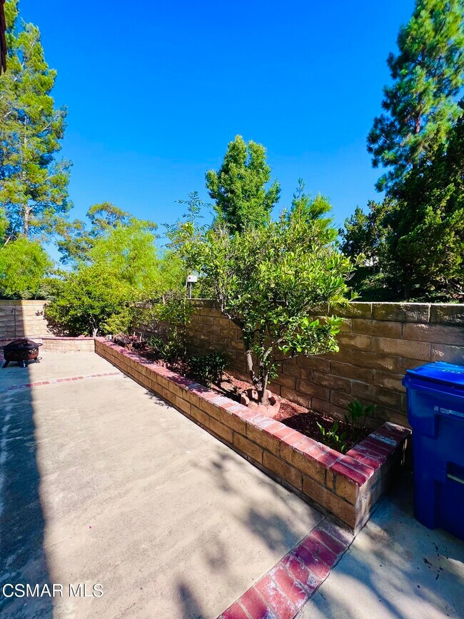 Building Photo - 937 Shadow Lake Dr