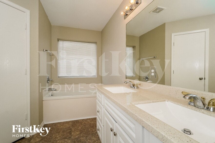 Building Photo - 344 Cattle Run