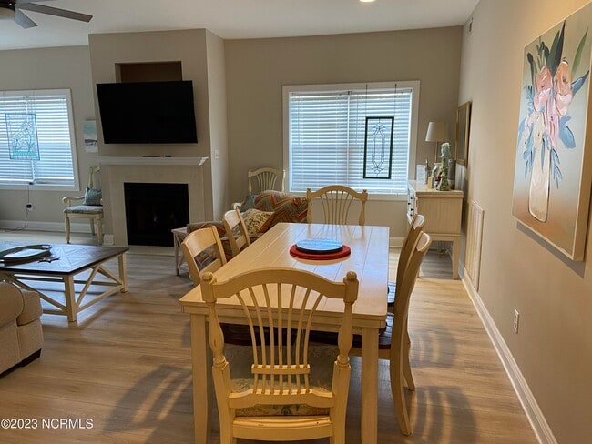 Building Photo - 404 Penny Ln