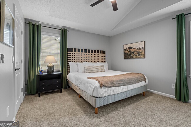 Building Photo - 13 Huntcliff Dr