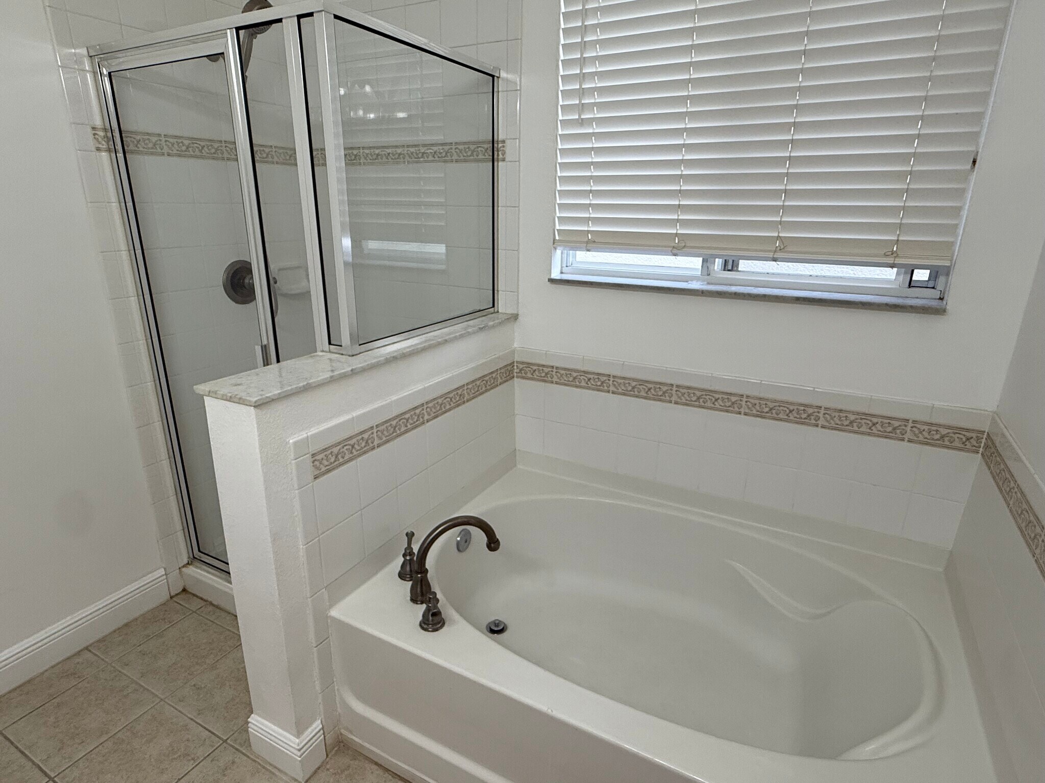 Building Photo - 502 First Cape Coral Dr