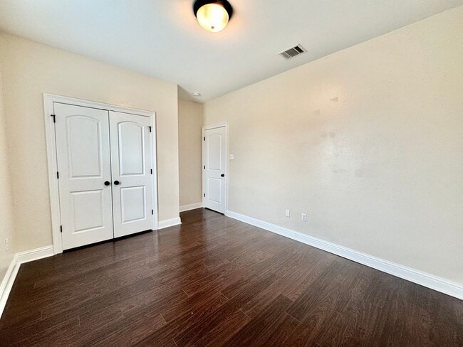 Building Photo - 4 Bedroom House Located in Prairieville with Spacious Rooms and a Large Backyard