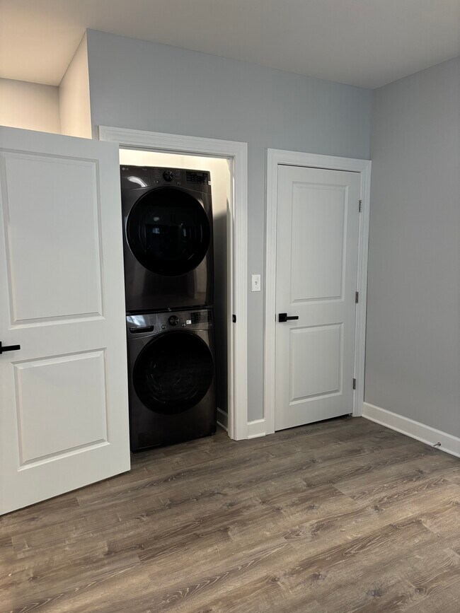 Building Photo - 239 West Ave