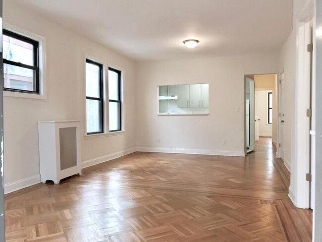 Building Photo - 3 bedroom in Brooklyn NY 11209