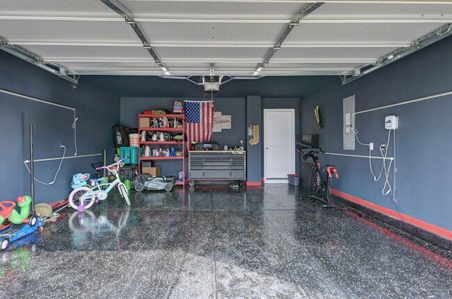 Building Photo - Spacious 5-Bedroom, 3-Bath Home with Modern Features in Elgin!