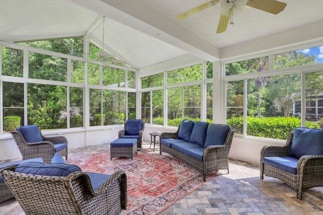 Building Photo - Stunning 2 bedroom, 2 bath in Bluffton