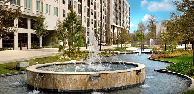 Building Photo - 8900 Six Pines Dr