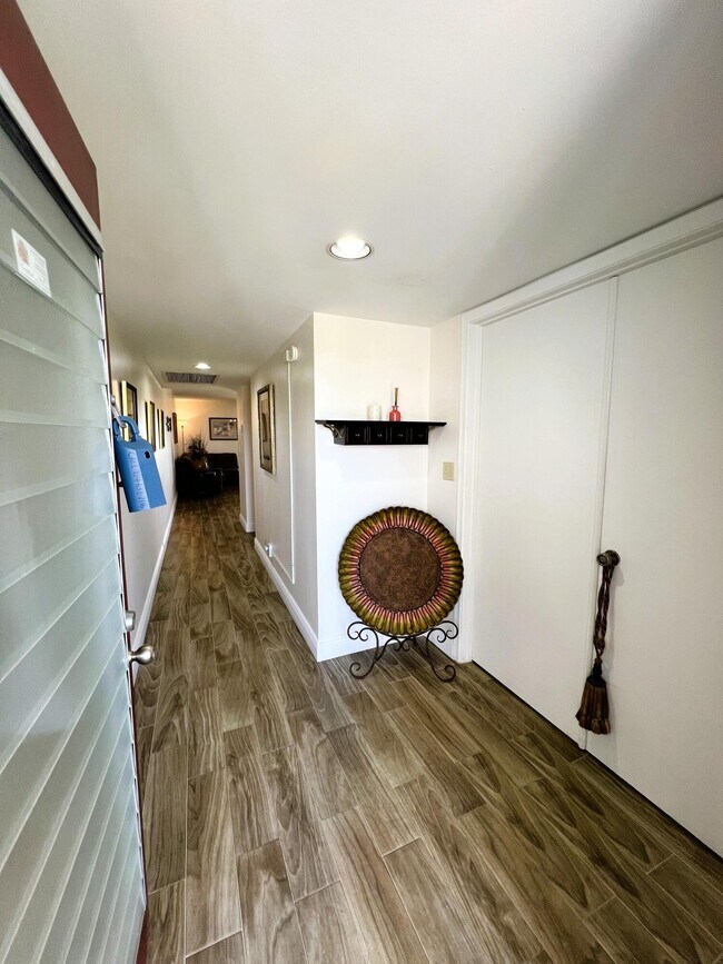 Building Photo - 3402 Bimini Ln
