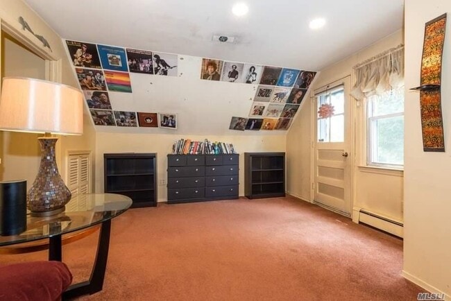 Building Photo - 341 Pin Oak Ln
