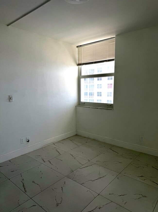 Building Photo - 111 Briny Ave
