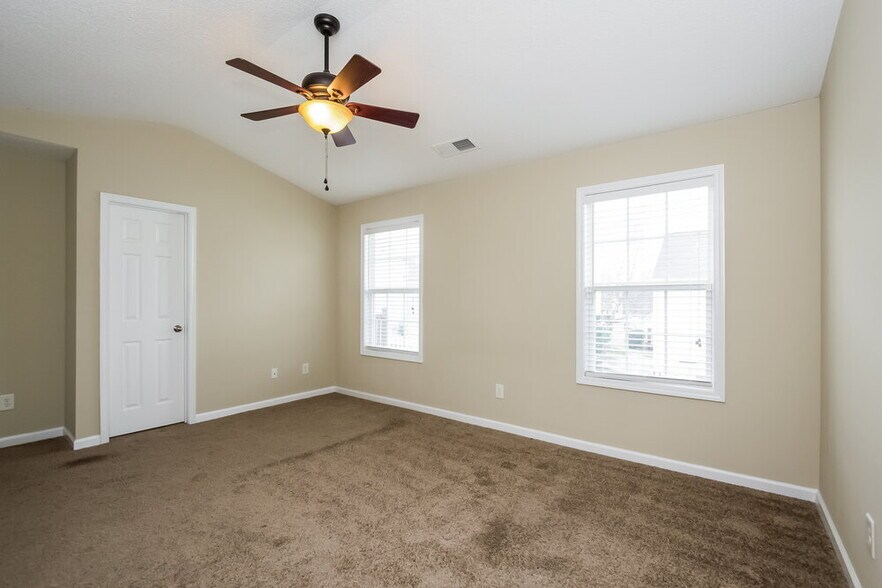 Building Photo - 200 Greystone Cir