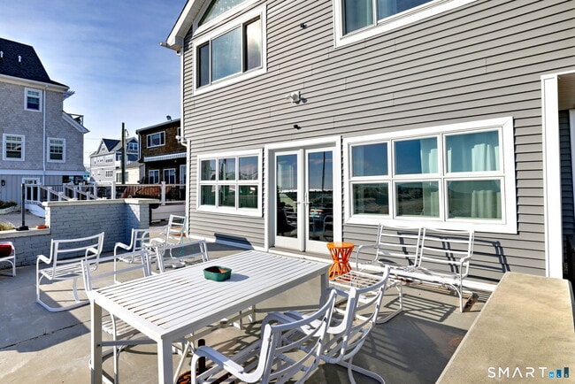 Building Photo - 25 Milford Point Rd