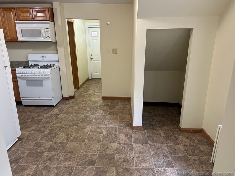 Building Photo - 90 Nichols Ave