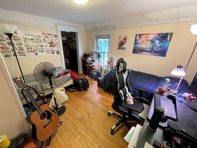 Building Photo - 1125 Bowen Ct