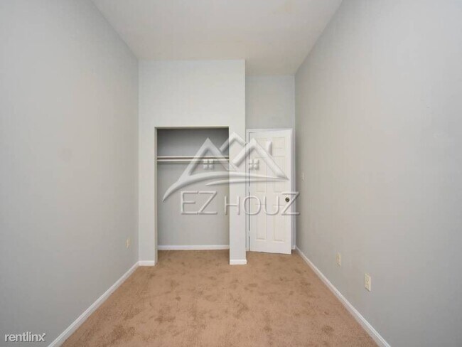 Building Photo - 2419 Greenmount Ave
