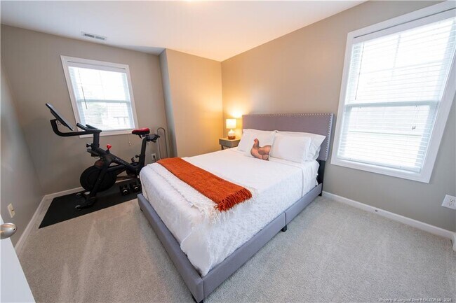 Building Photo - 622 Omaha Dr