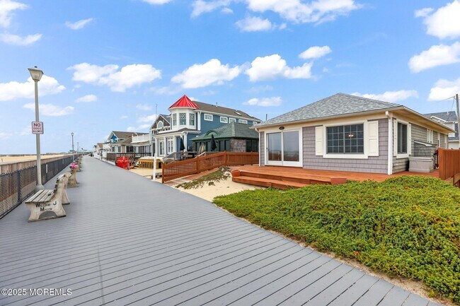 Building Photo - 115 Boardwalk