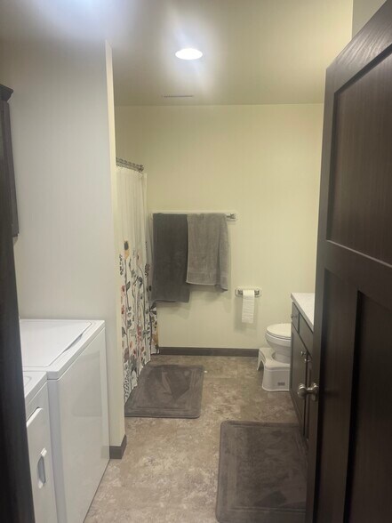 Building Photo - 317 Post Oak Dr