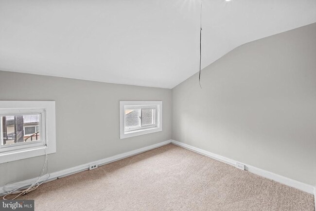 Building Photo - 307 S Exeter St