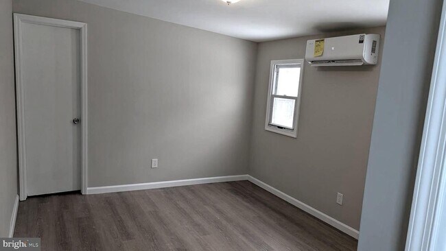 Building Photo - 1430 Hurffville Rd