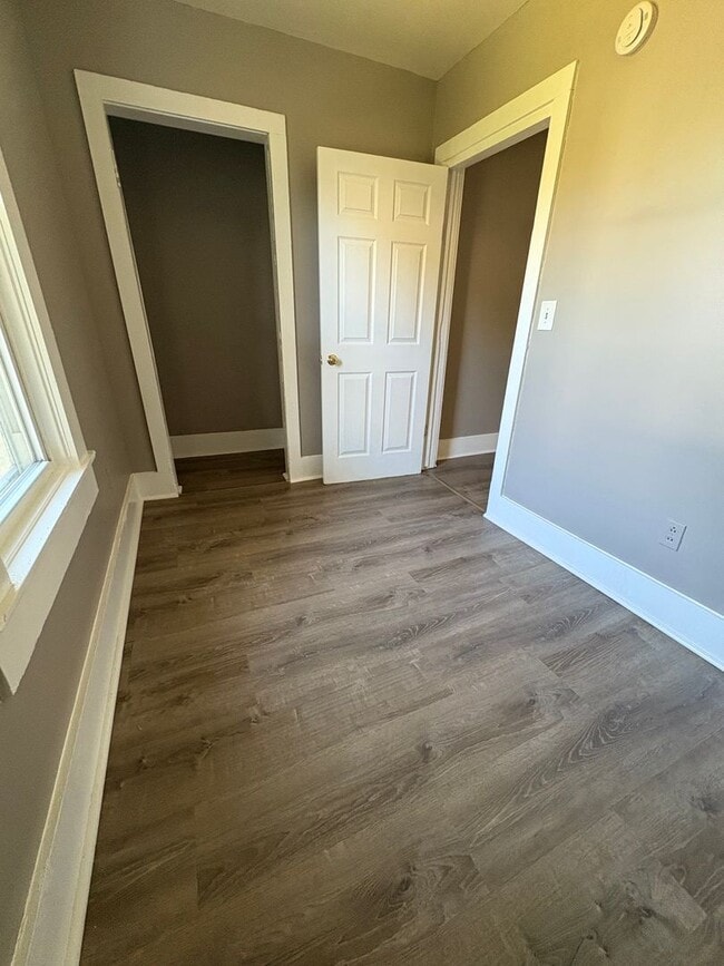 Building Photo - Three Bedroom Single Family Home!