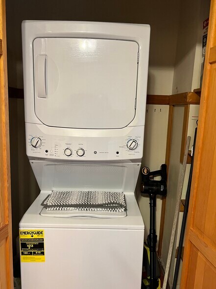 Washer Dryer - 13113 River Ter