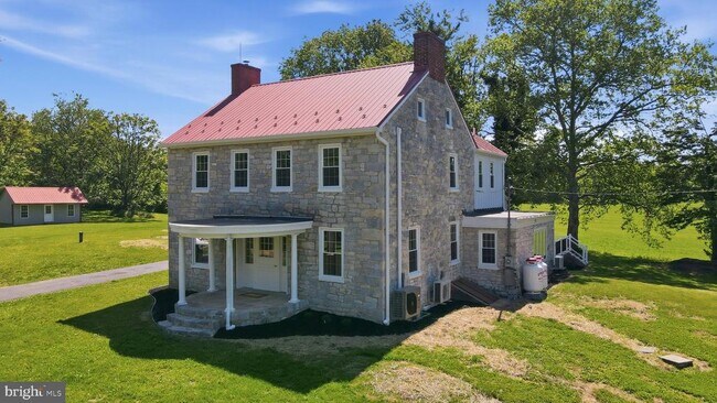 Building Photo - 8805 Reichard Rd