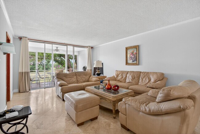 Building Photo - 2671 S Course Dr